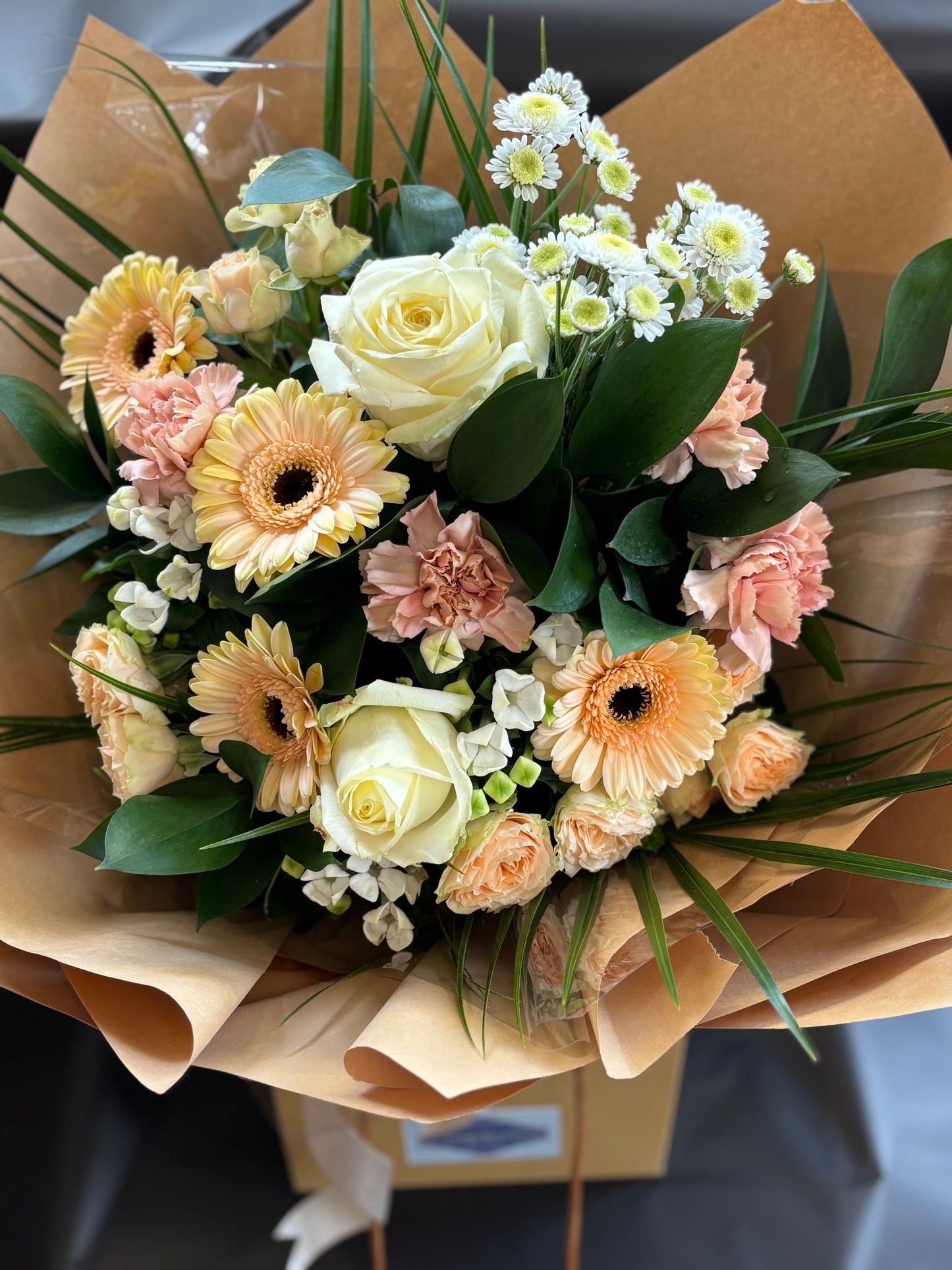 Peaches & creams bouquet