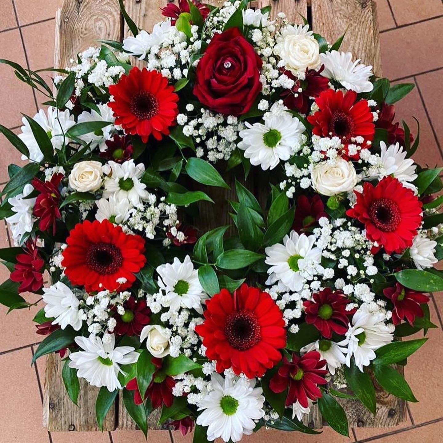 Flower Funeral Wreaths - Circle Wreaths for Funerals