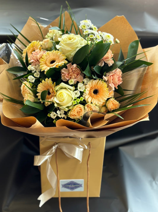 Peaches & creams bouquet