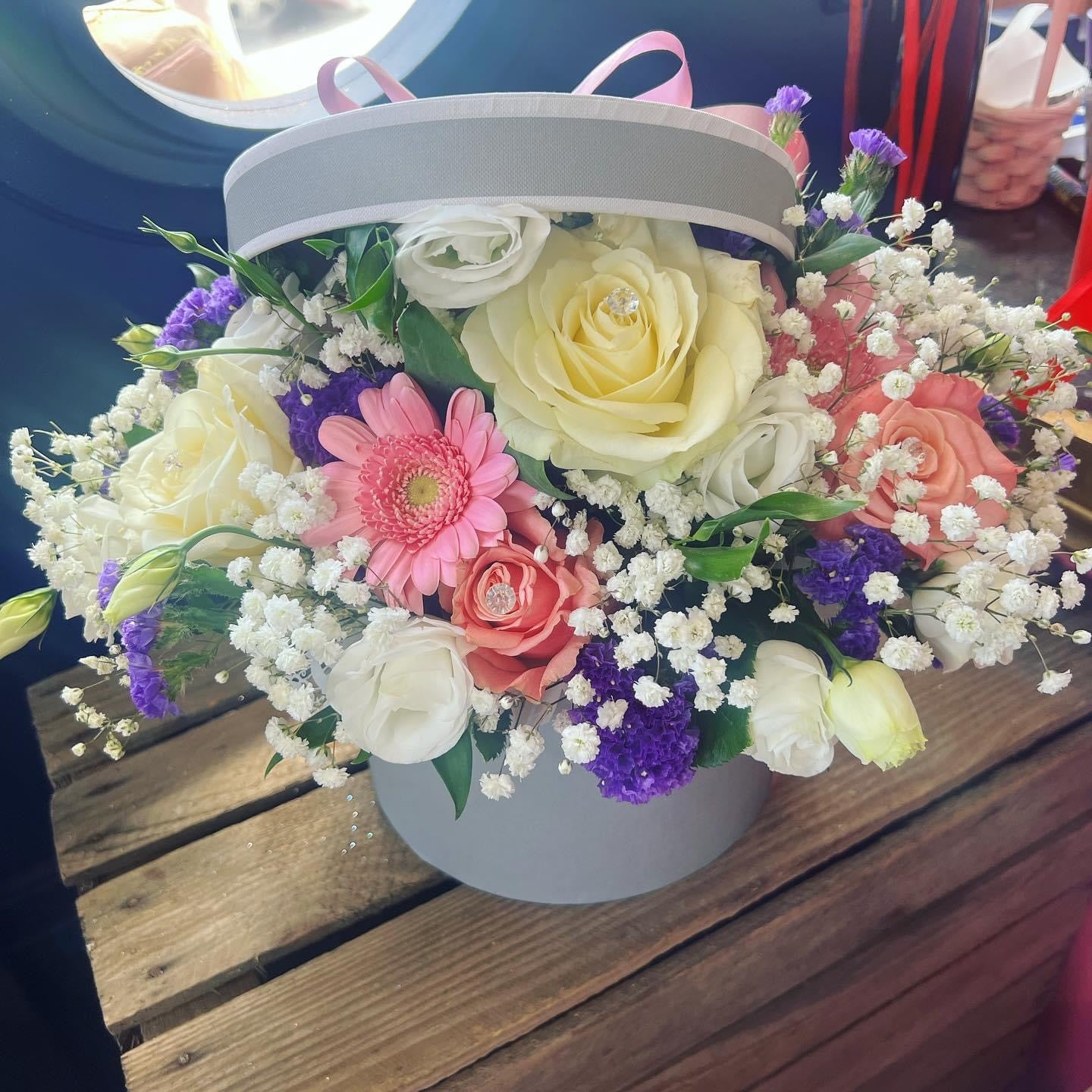 Hat Box Flowers Bouquet - Flowers in a Hat Box