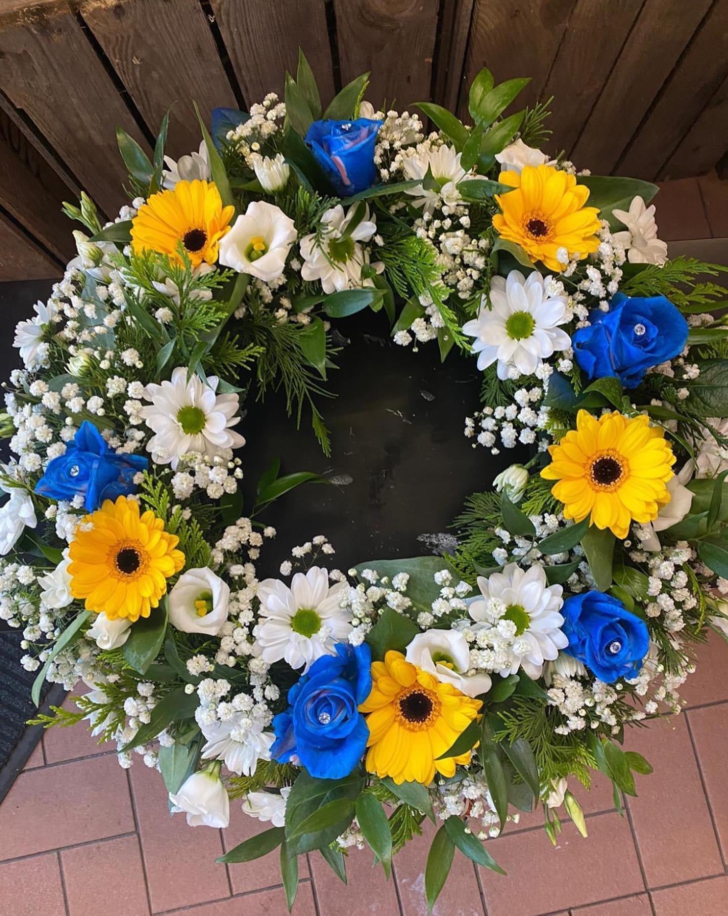 Flower Funeral Wreaths - Circle Wreaths for Funerals